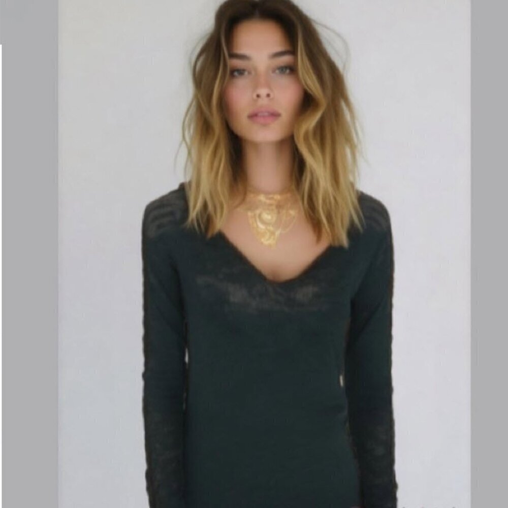 Zara Black V-neck Lightweight Long Sleeve Knit Sweater